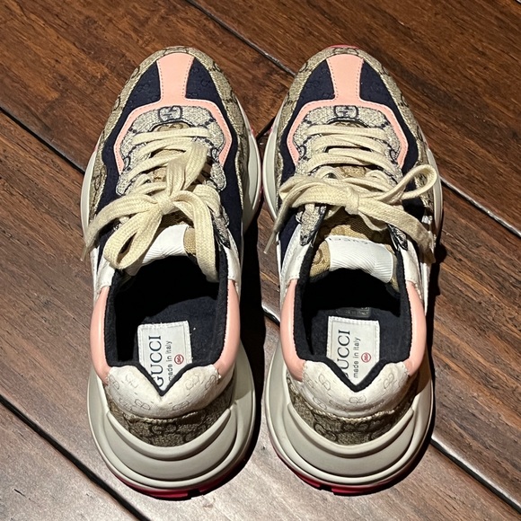 AUTHENTIC GUCCI SNEAKERS - Picture 8 of 8